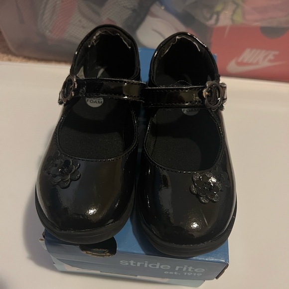 Mary Jane Flat 8.5c - Picture 3 of 8